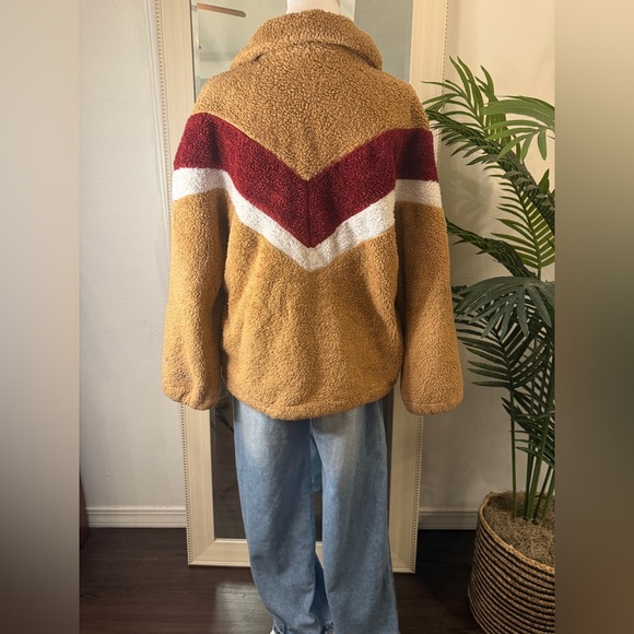 Cozy Tan and Maroon Chevron Sherpa Pullover - Picture 3 of 4